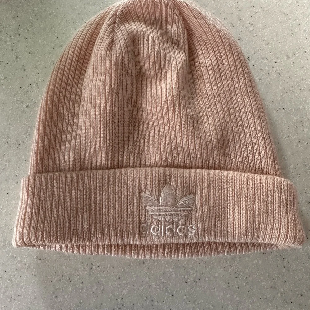 Adidas Peach Ribbed acrylic Beanie Hat! Soft! Embroidered logo. One size.